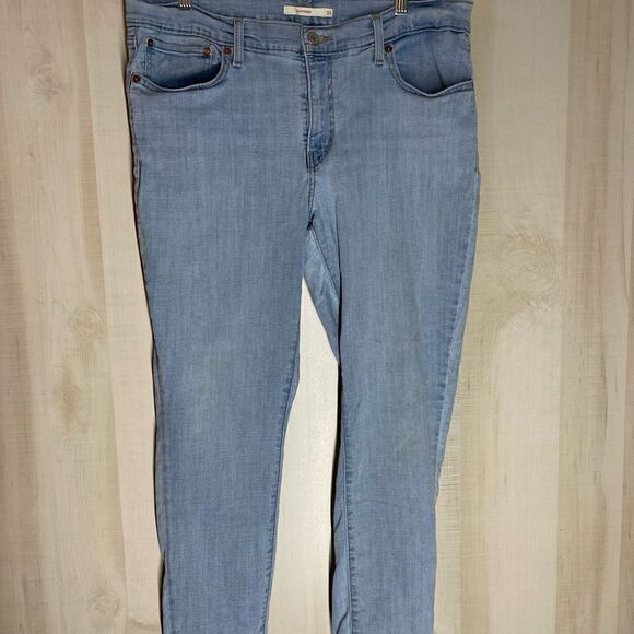 ‎Levi’s boyfriend light wash jeans, size 33 - Picture 4 of 15